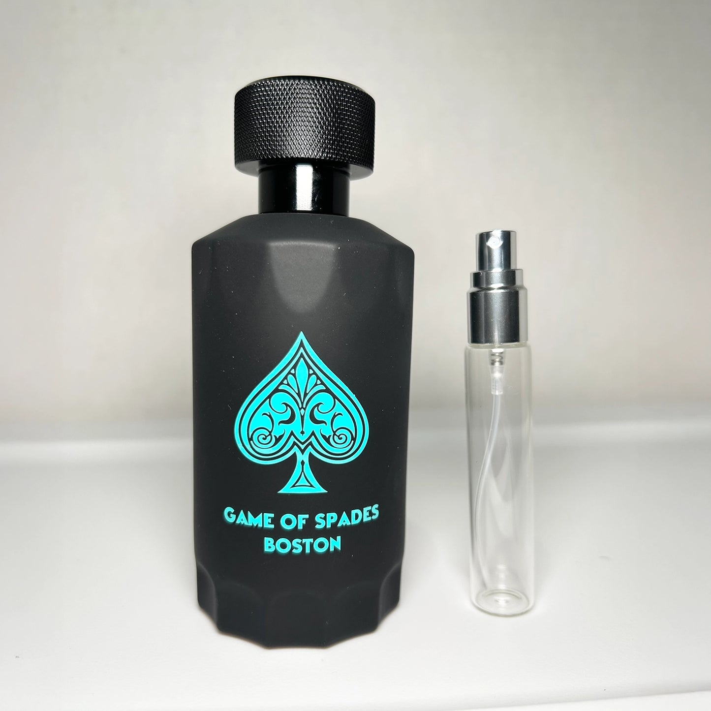 Game of Spades Boston parfum bottle with 8 mL travel-size decant sprayer by Jo Milano Paris, unisex luxury fragrance